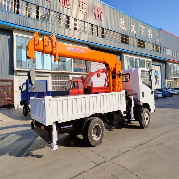 晋城市三轮随车吊定制 农用改装机自备吊中瑞长期出售